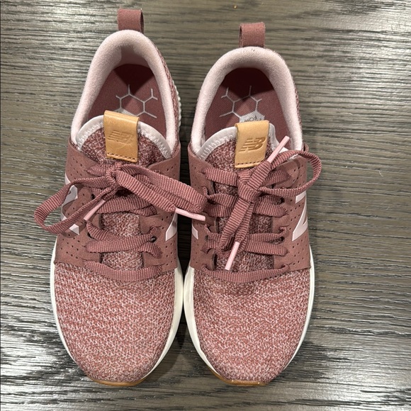 New Balance Women’s Fresh Foam Running Shoes Size 6.5 - Picture 3 of 6